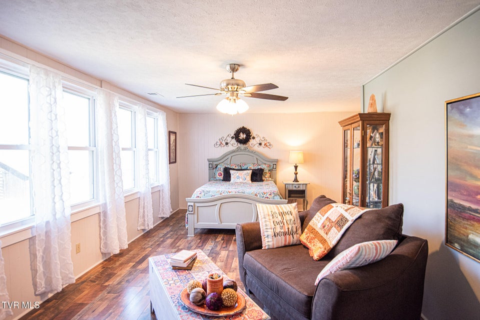 Photo #22: 41829 Wilderness Road