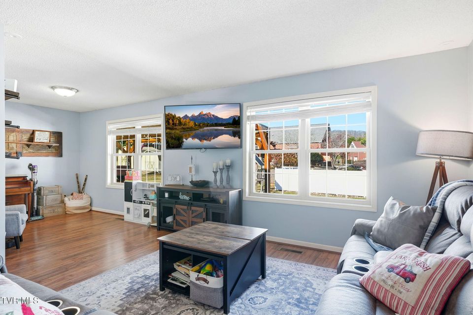 Photo #8: 3102 Lee Drive