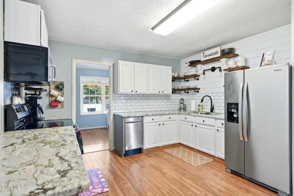 Photo #9: 3102 Lee Drive