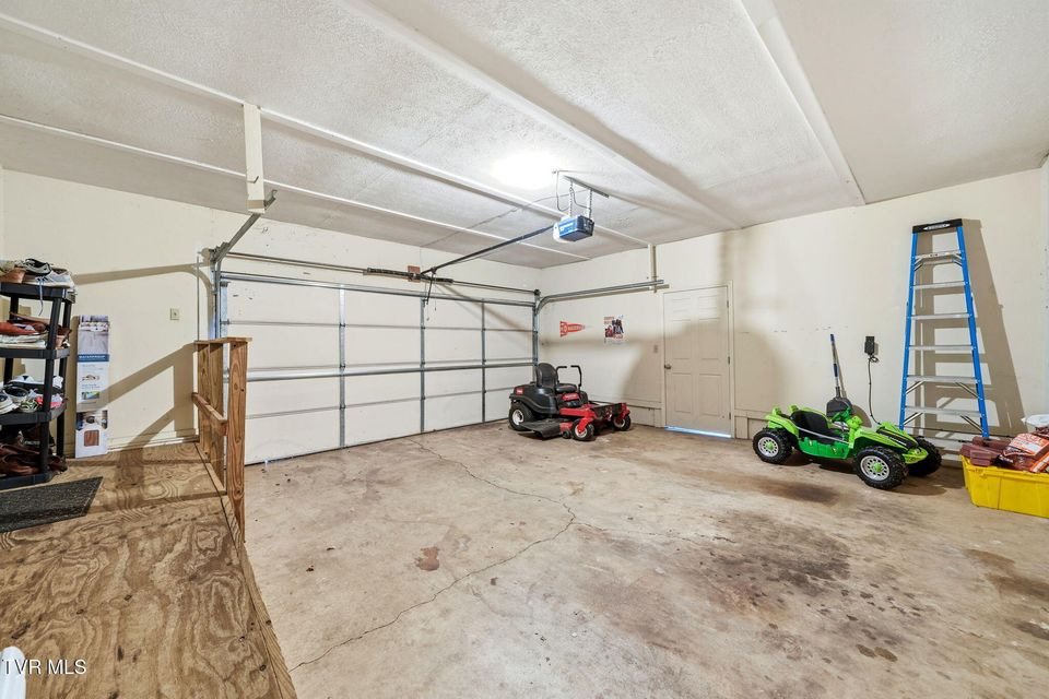 Photo #27: 3102 Lee Drive