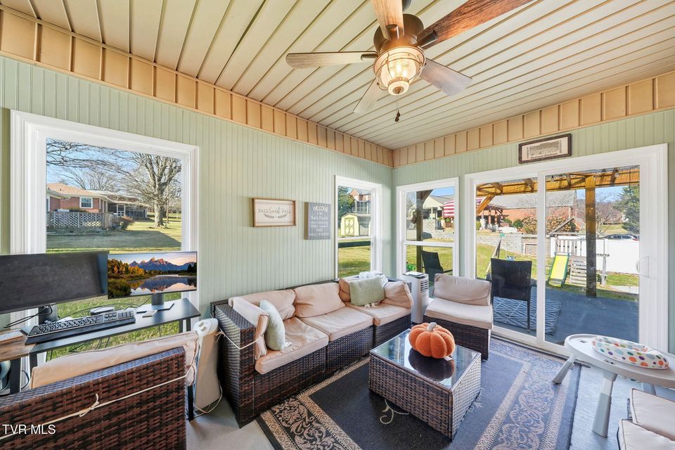 Photo #29: 3102 Lee Drive