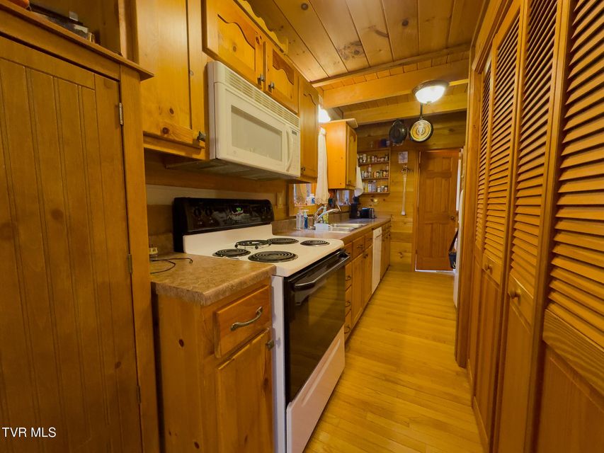 Photo #17: 930 Preserve Way