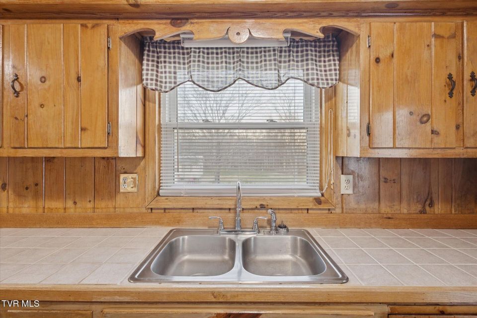 Photo #20: 35 Hermitage Street