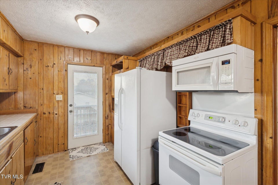 Photo #16: 35 Hermitage Street