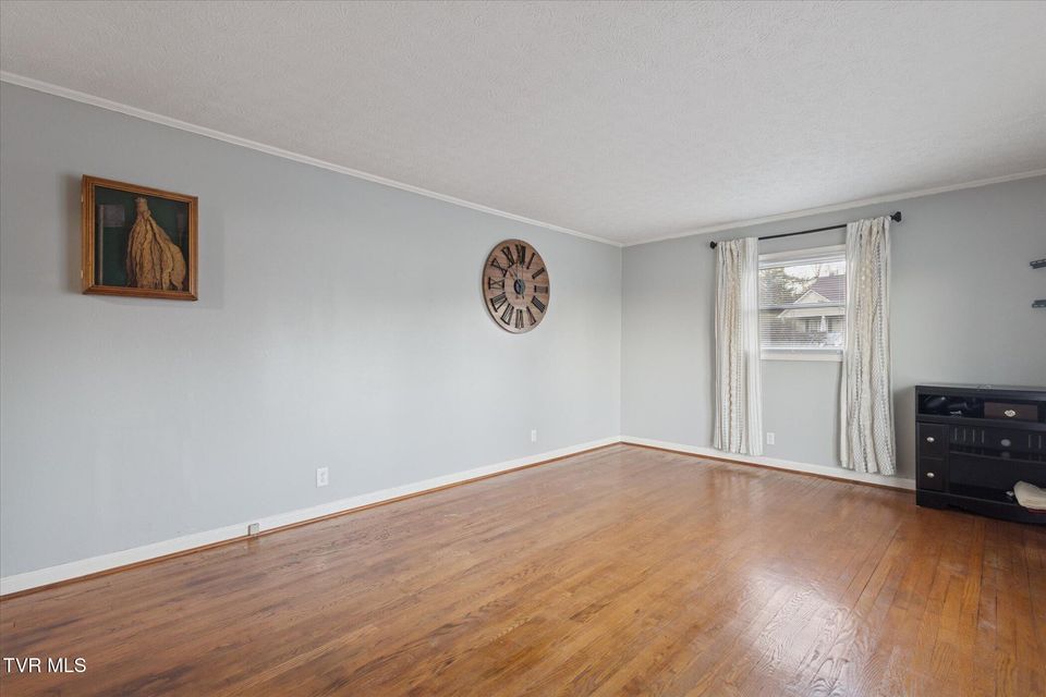 Photo #10: 35 Hermitage Street