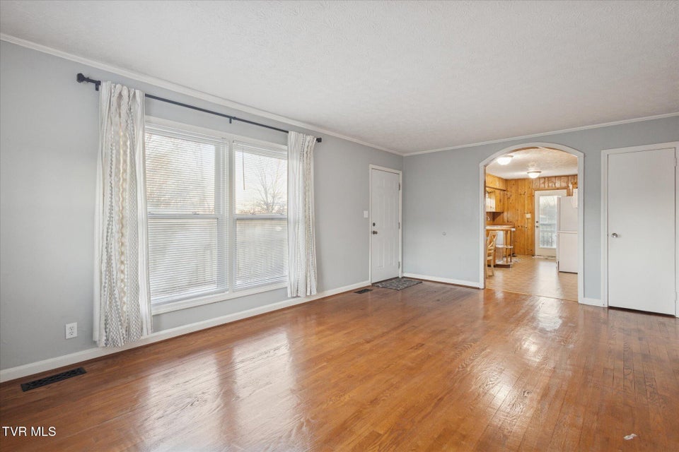 Photo #12: 35 Hermitage Street