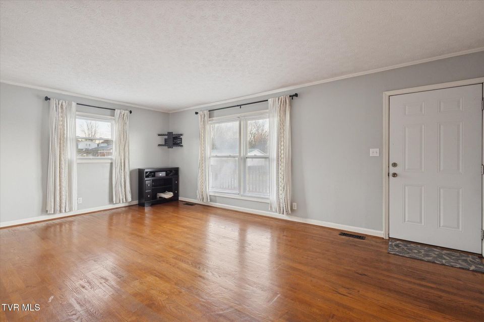 Photo #13: 35 Hermitage Street