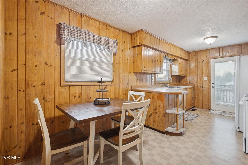 Photo #14: 35 Hermitage Street