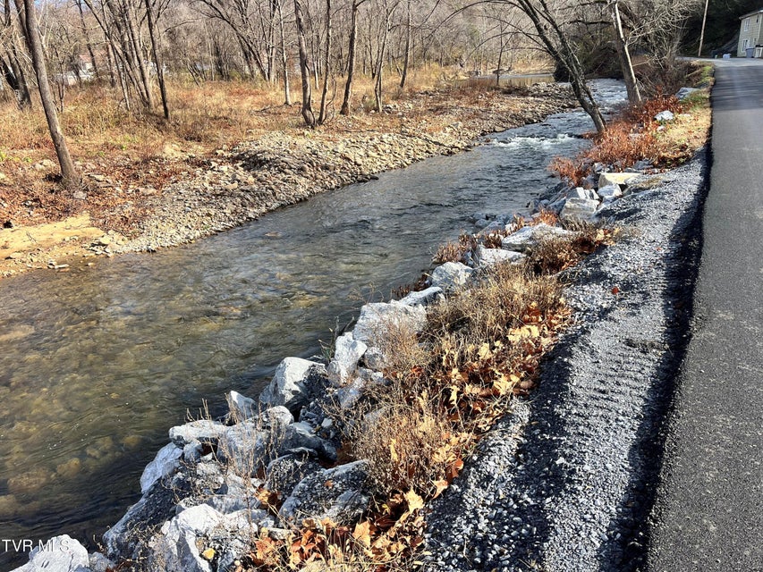 Photo #5: 140 Edgewater Road