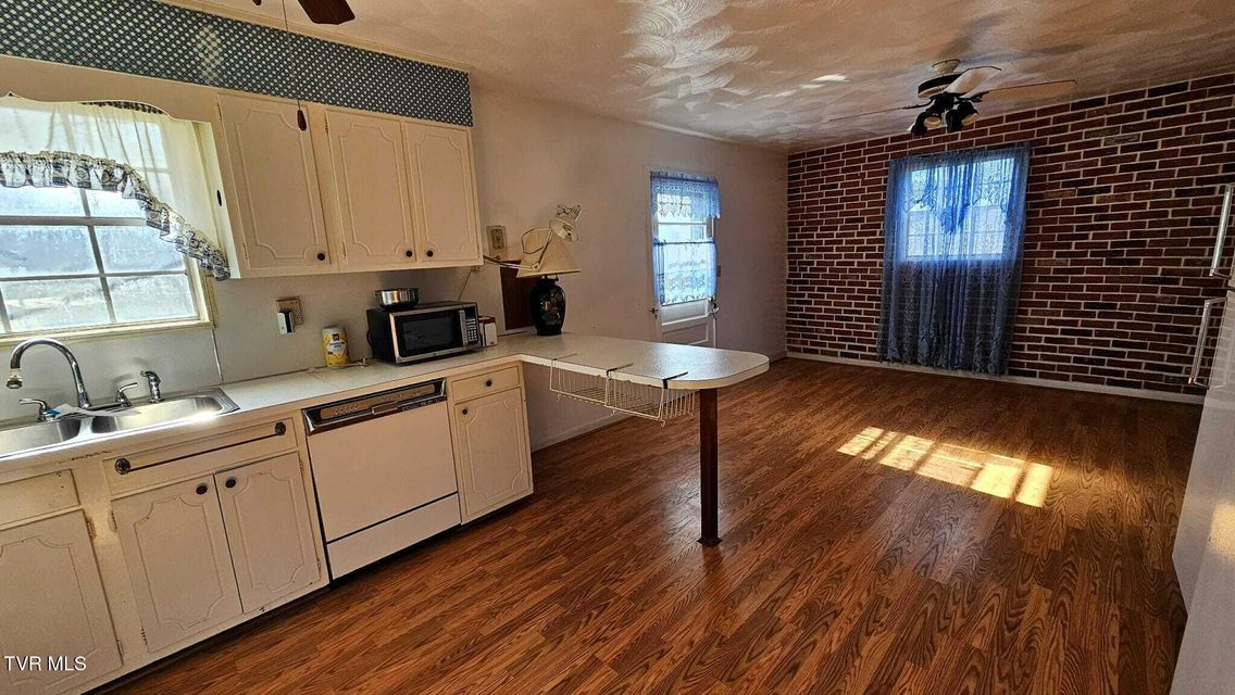 Photo #6: 121 Nolichucky Street