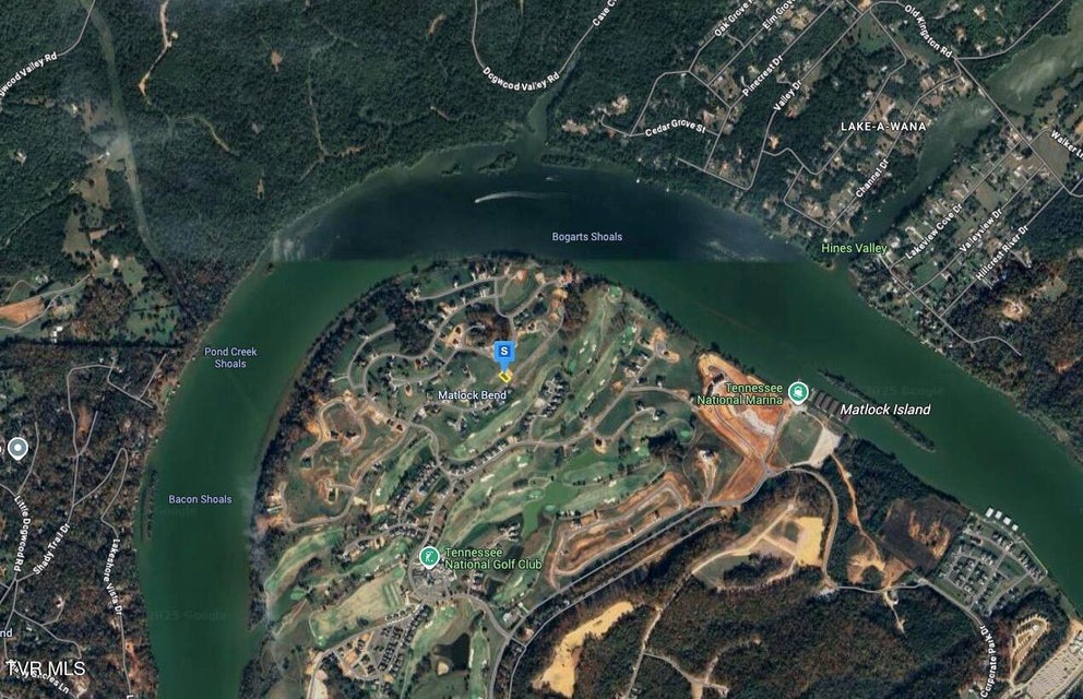 Photo #3: 2033 Chestnut Lane