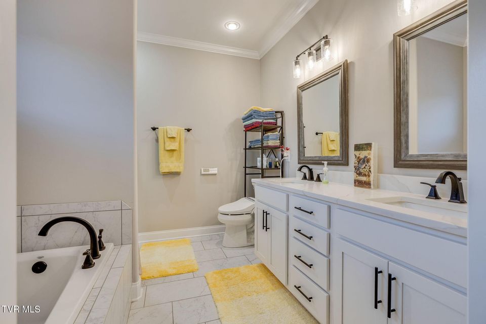 Photo #17: 226 Quiet Stroll Lane