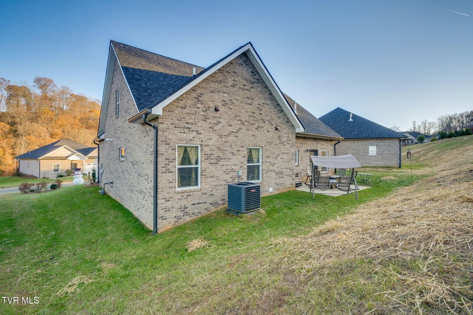 Photo #33: 226 Quiet Stroll Lane