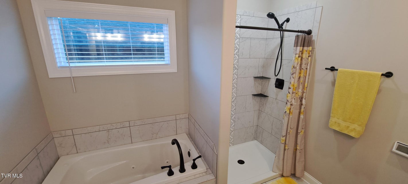 Photo #18: 226 Quiet Stroll Lane