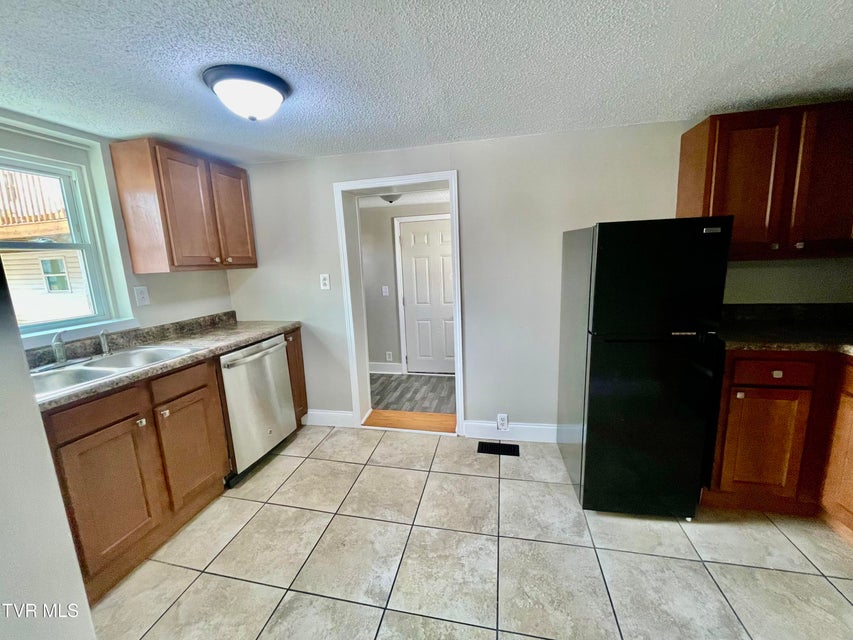 Photo #25: 2412,14,16 Bradley Street