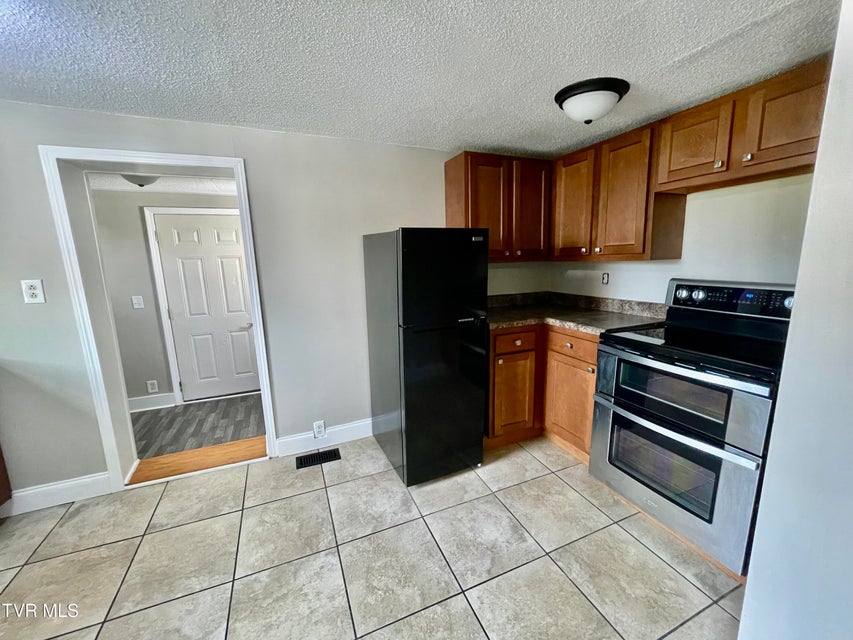 Photo #26: 2412,14,16 Bradley Street