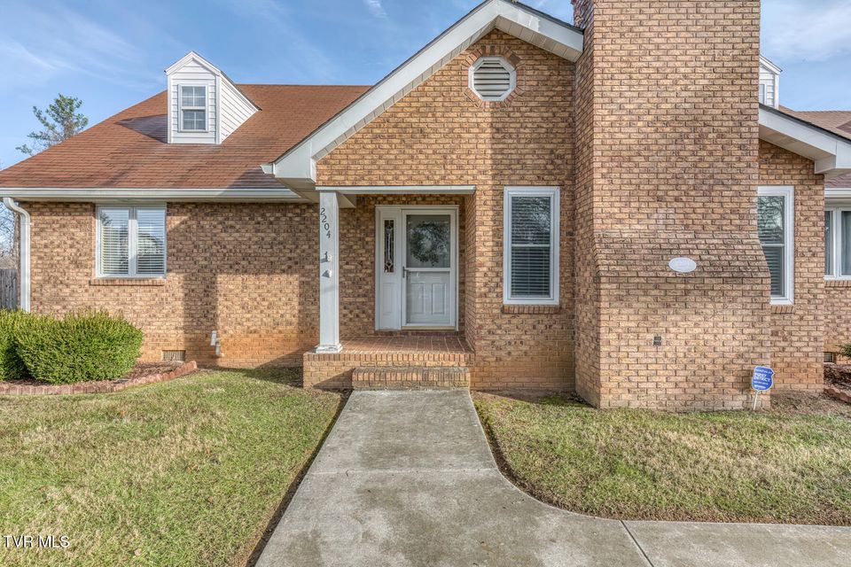 Photo #2: 2204 Nave Drive