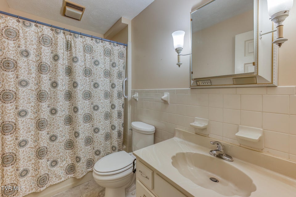 Photo #22: 2204 Nave Drive