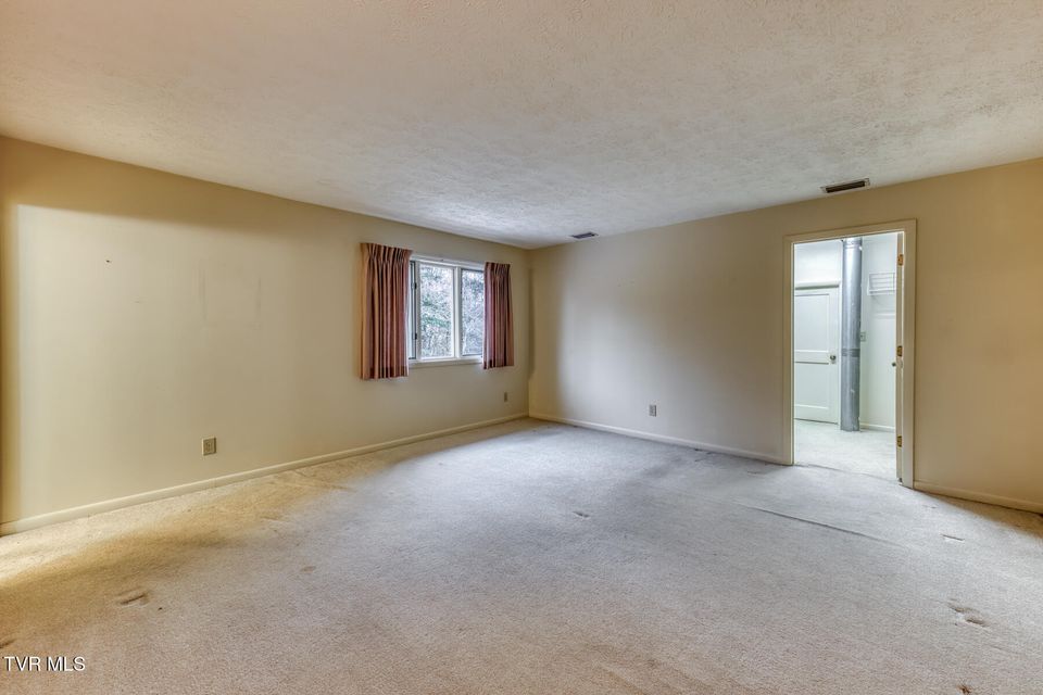 Photo #28: 2204 Nave Drive