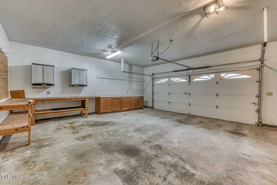 Photo #37: 2204 Nave Drive