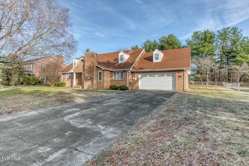 Photo #39: 2204 Nave Drive