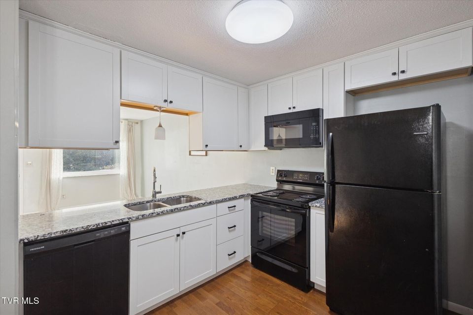 Photo #10: 114 Colt Lane