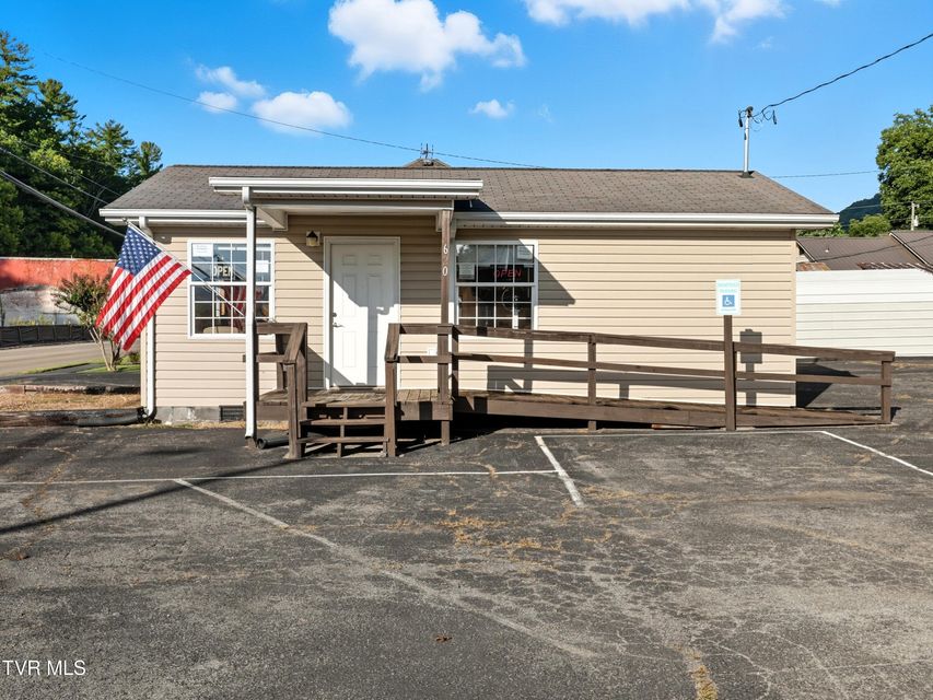 Photo #2: 620 Carolina Avenue