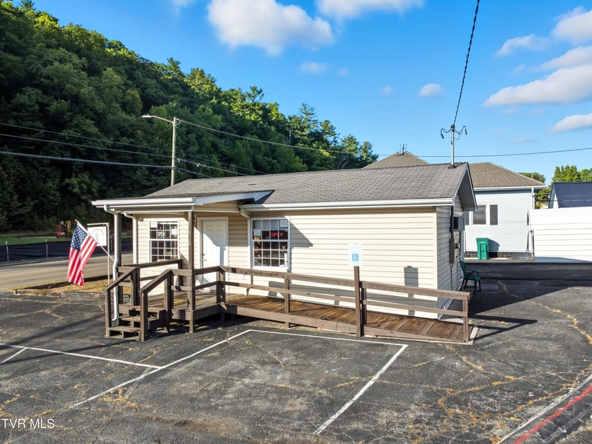 Photo #18: 620 Carolina Avenue