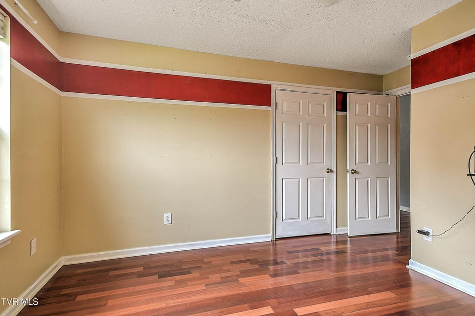 Photo #17: 104 Saint James Place