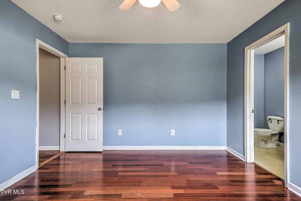 Photo #21: 104 Saint James Place