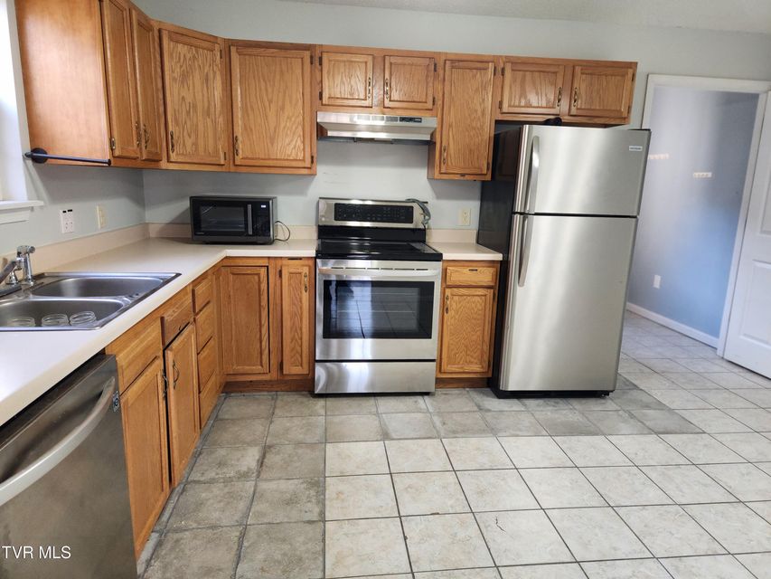 Photo #12: 104 Saint James Place