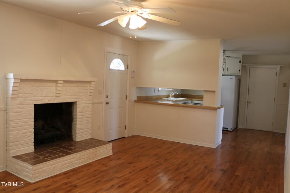 Photo #11: 208 Brown Avenue