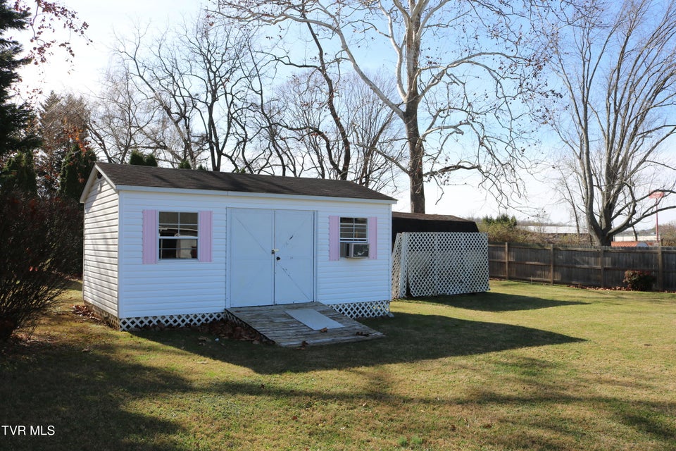 Photo #29: 208 Brown Avenue