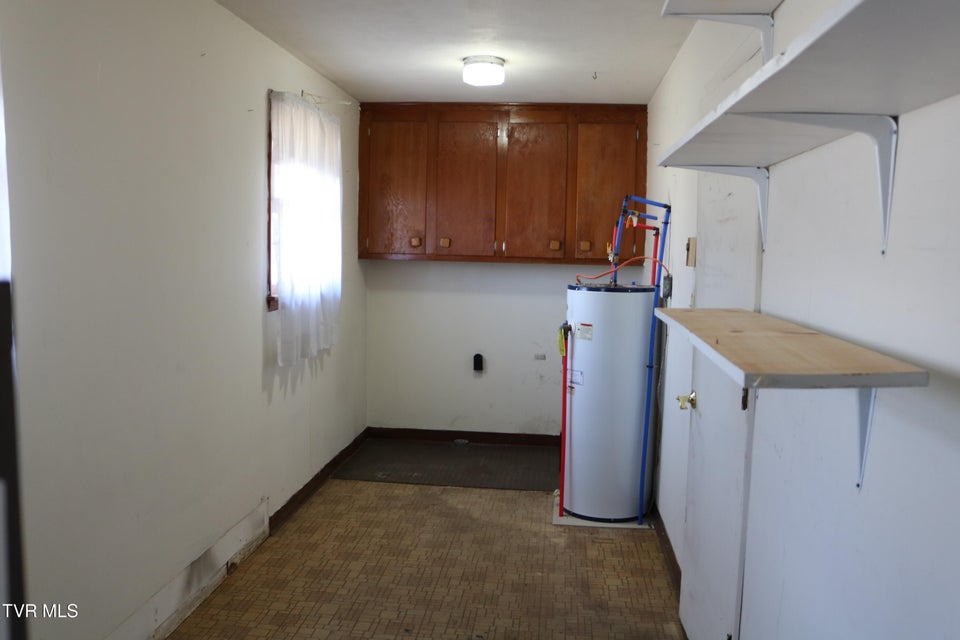 Photo #30: 208 Brown Avenue