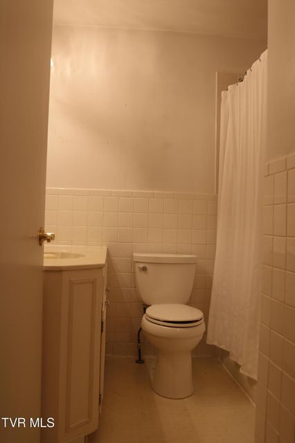 Photo #17: 208 Brown Avenue