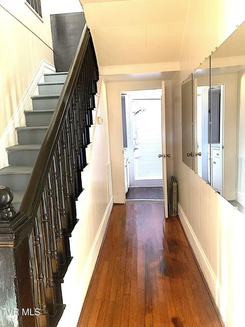 Photo #17: 160 Fox Glen Road