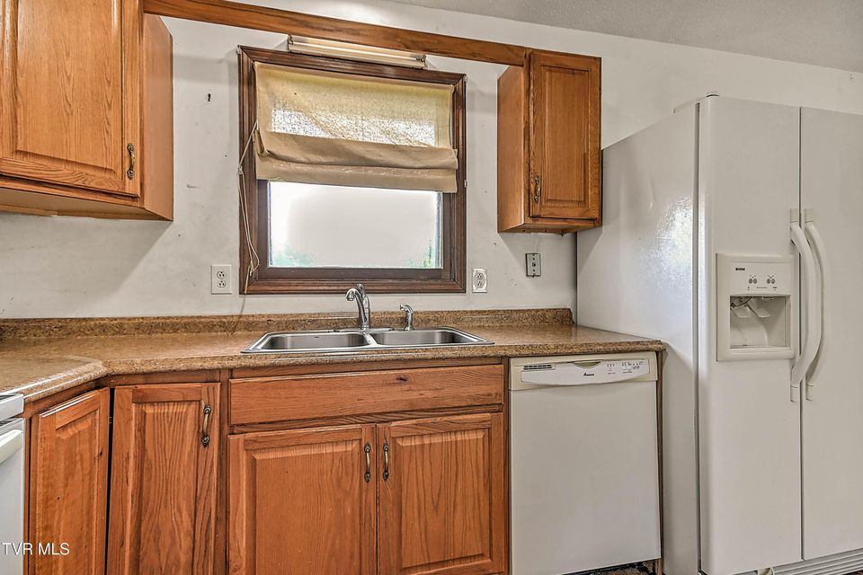 Photo #12: 118 Meadowview Lane