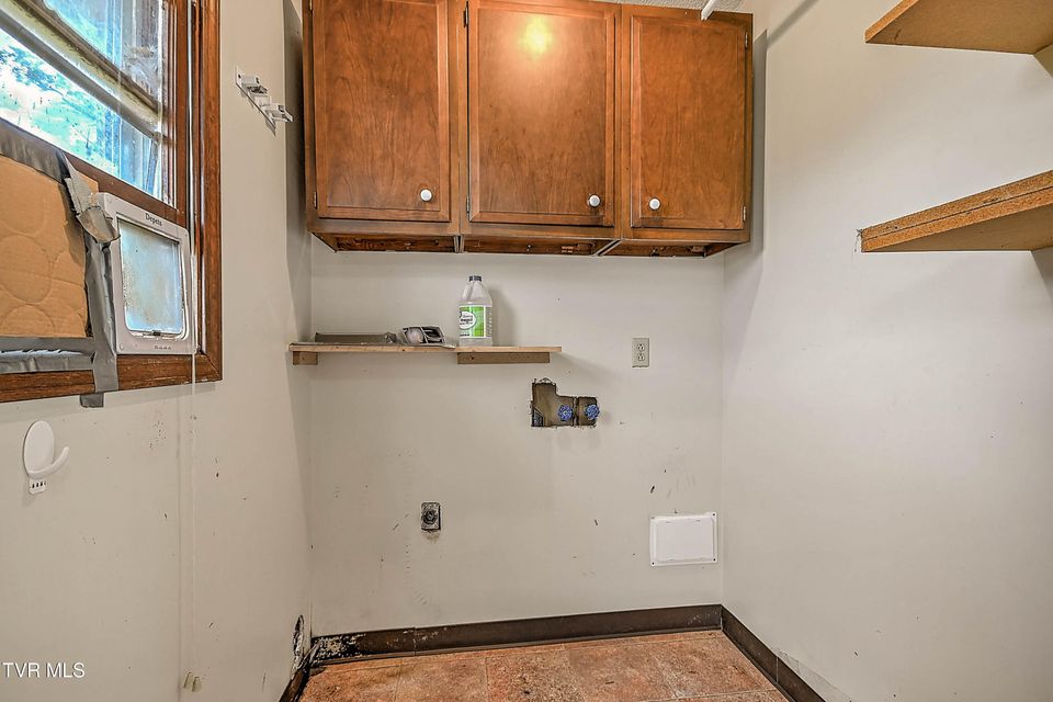 Photo #16: 118 Meadowview Lane