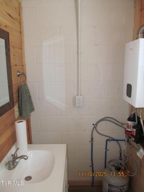 Photo #14: 282 Siesta Lodge Drive