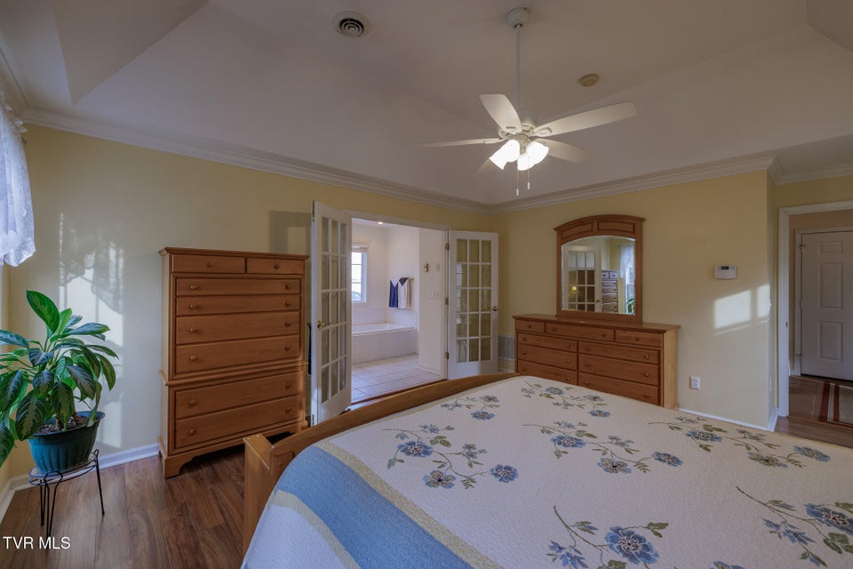 Photo #16: 620 Glen Oaks Place