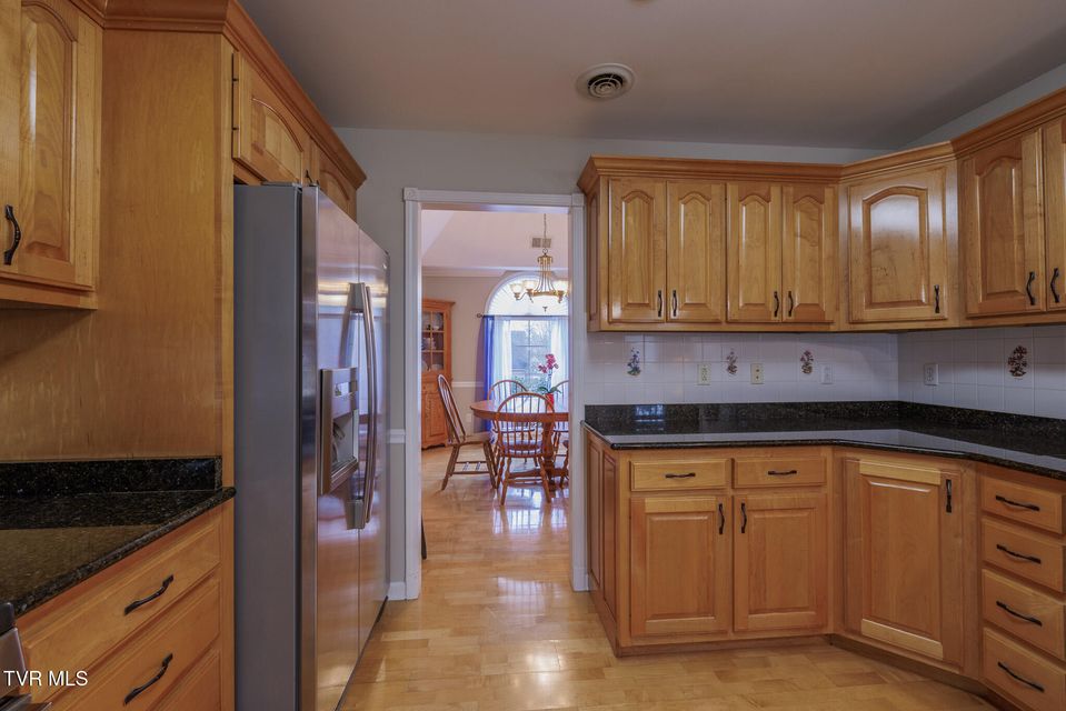 Photo #26: 620 Glen Oaks Place