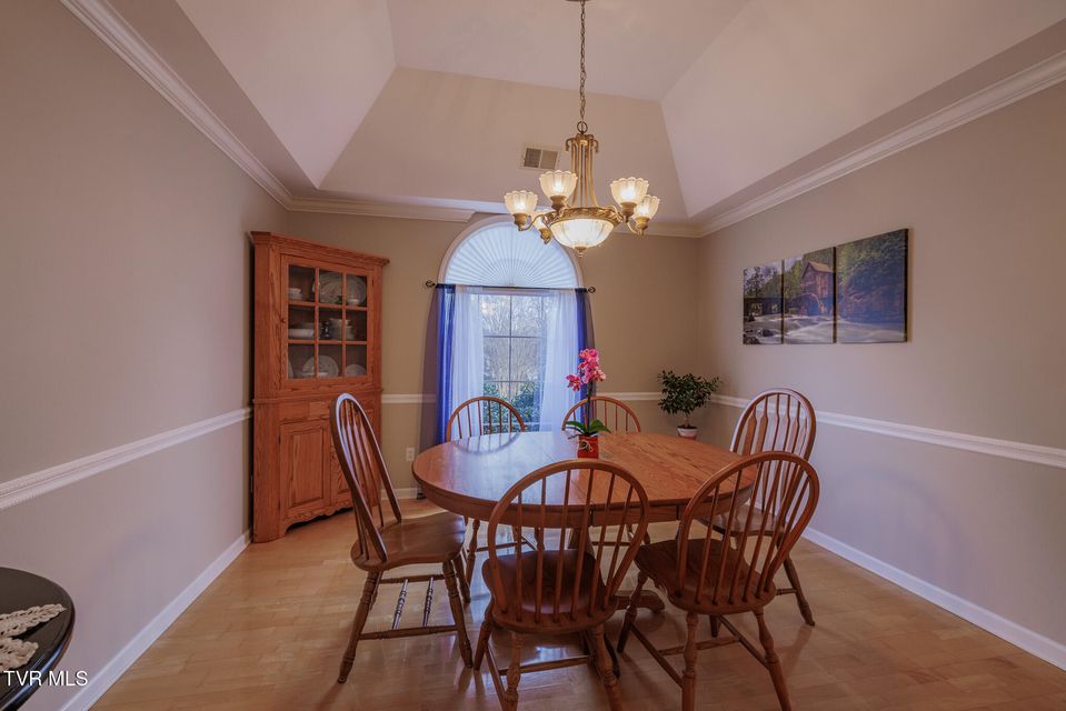 Photo #27: 620 Glen Oaks Place