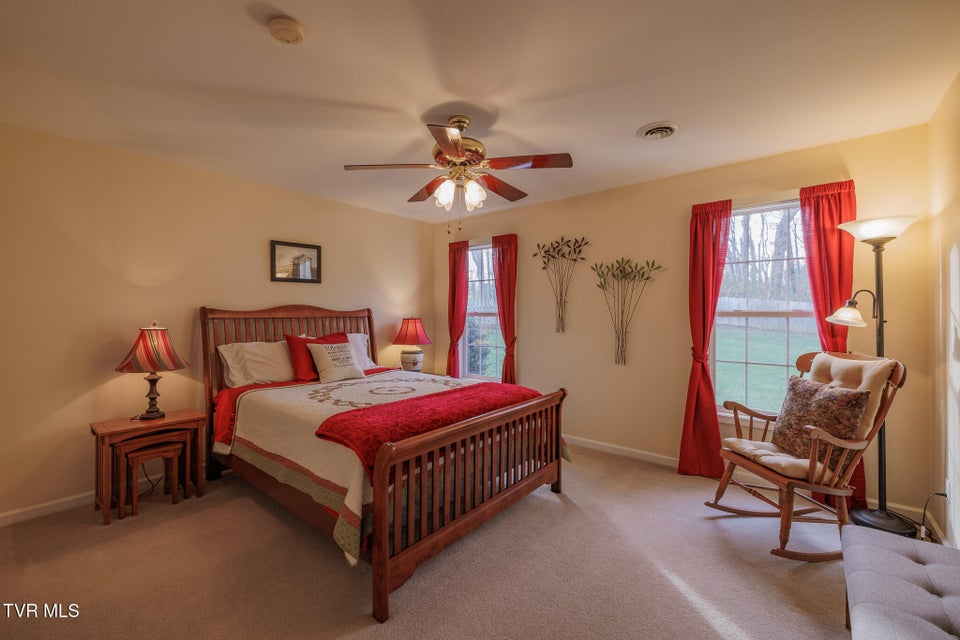 Photo #30: 620 Glen Oaks Place