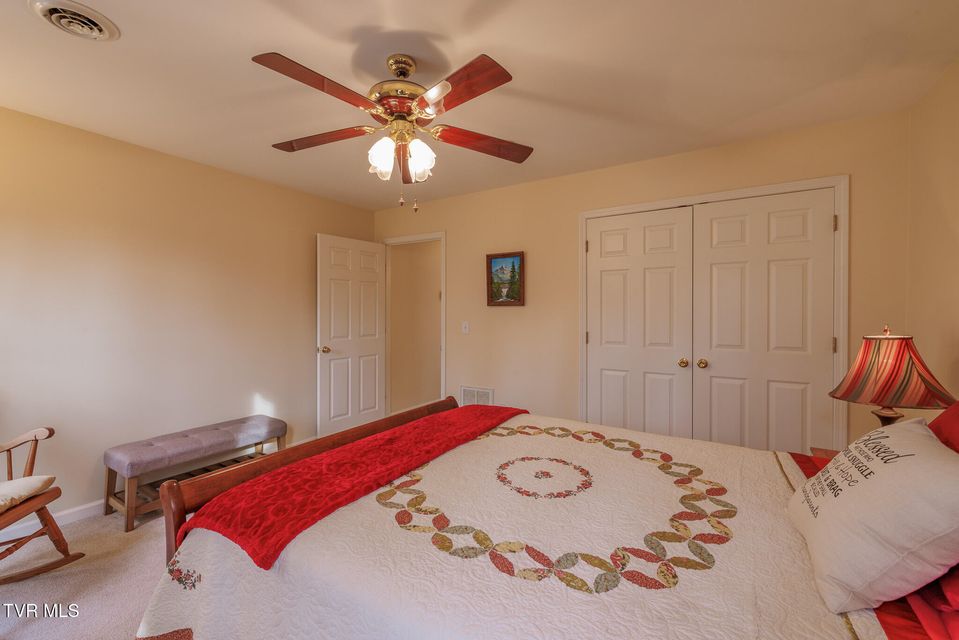 Photo #31: 620 Glen Oaks Place