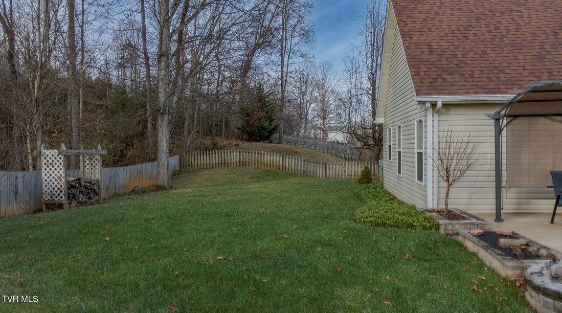 Photo #38: 620 Glen Oaks Place