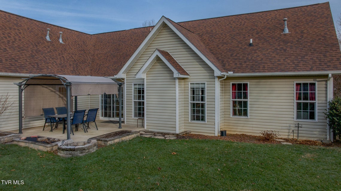 Photo #37: 620 Glen Oaks Place