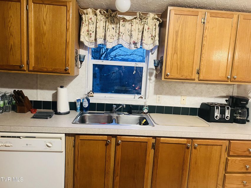 Photo #23: 490 Courthouse Drive