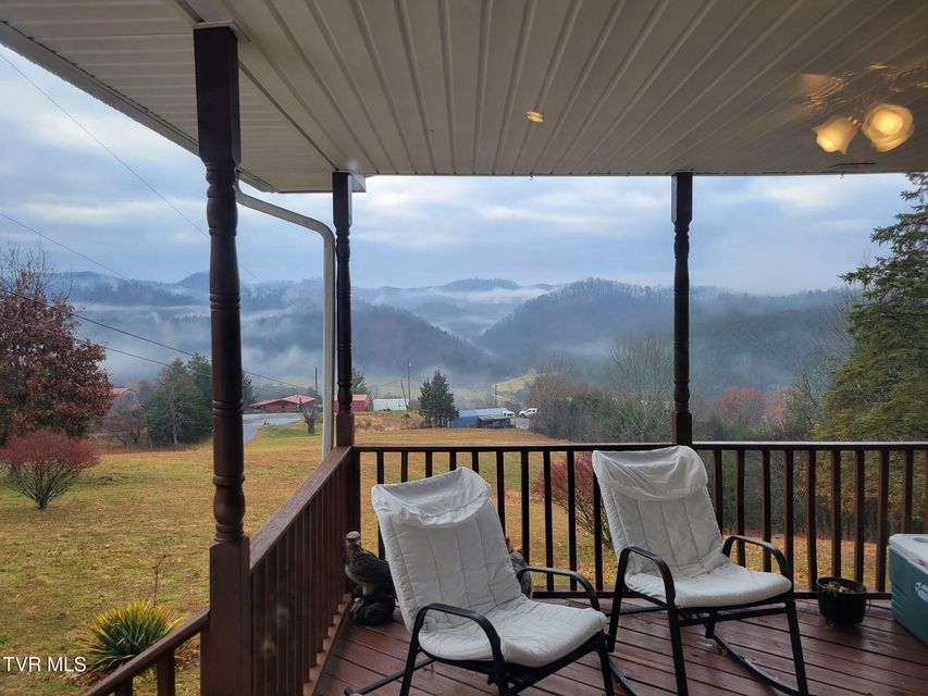 Photo #37: 490 Courthouse Drive