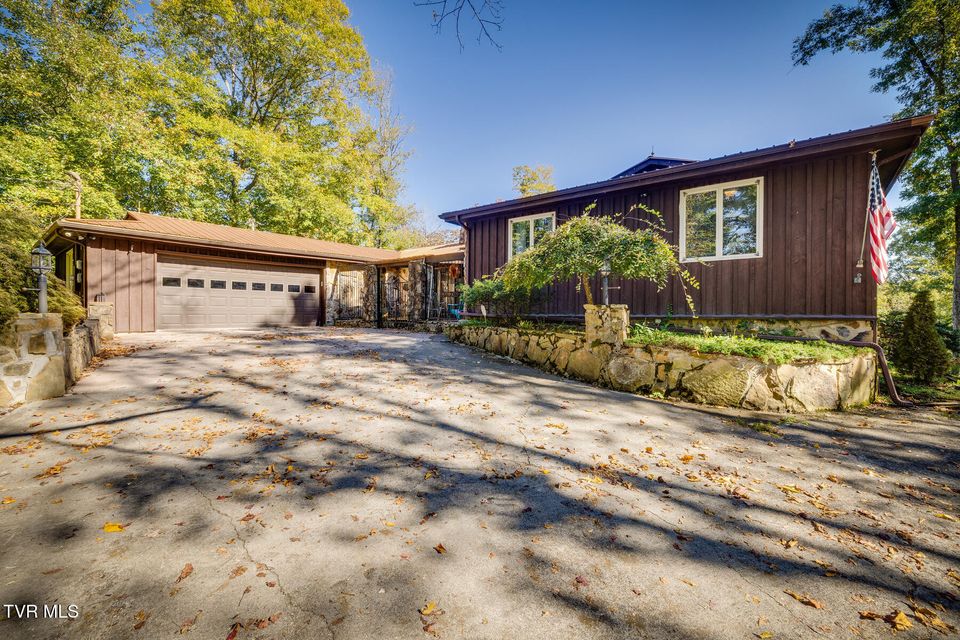 Photo #71: 154 Salvage Lane