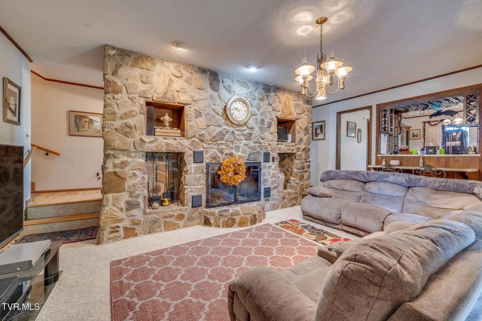 Photo #32: 154 Salvage Lane